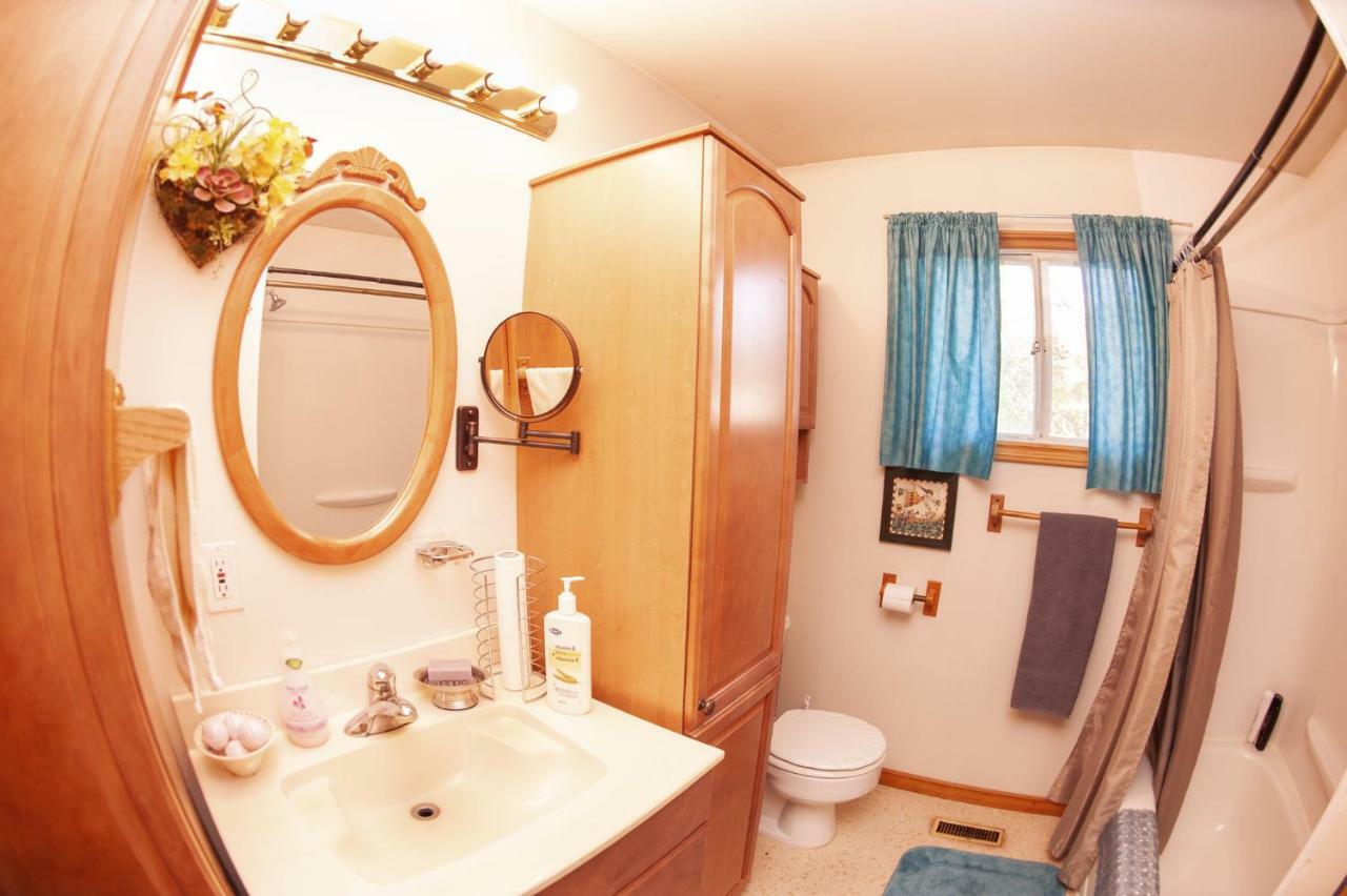 Tiga Bed And Breakfast Yellowknife Exterior foto