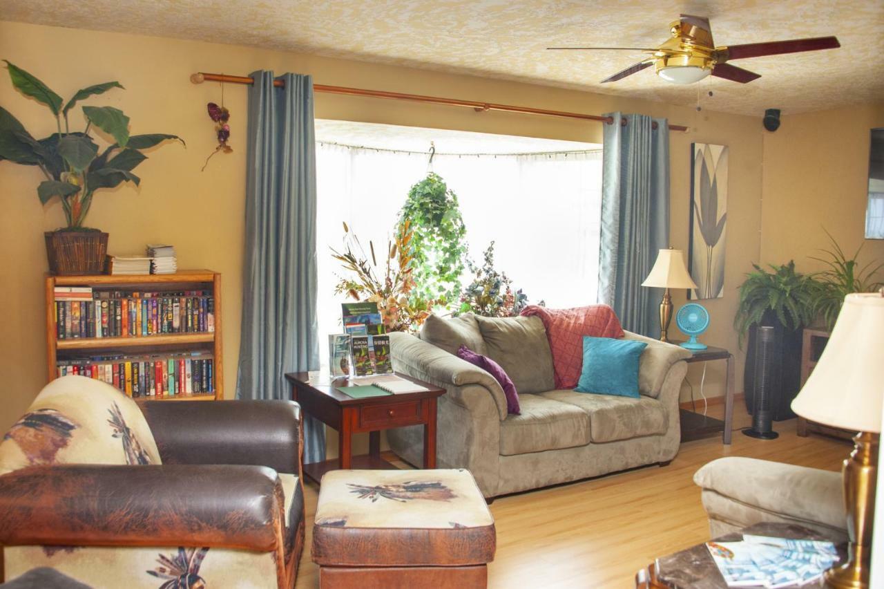 Tiga Bed And Breakfast Yellowknife Exterior foto