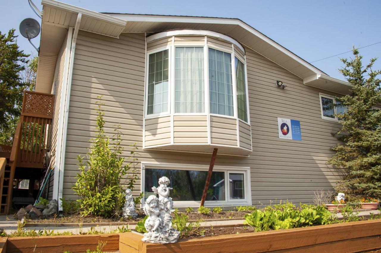 Tiga Bed And Breakfast Yellowknife Exterior foto