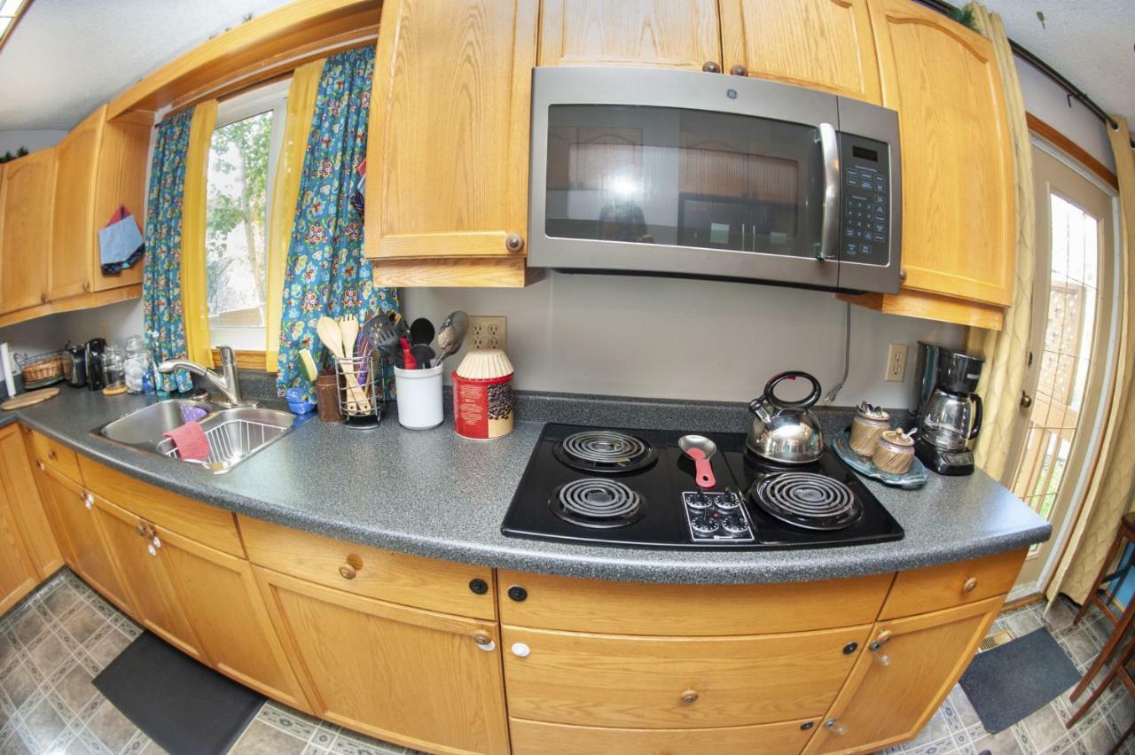 Tiga Bed And Breakfast Yellowknife Exterior foto